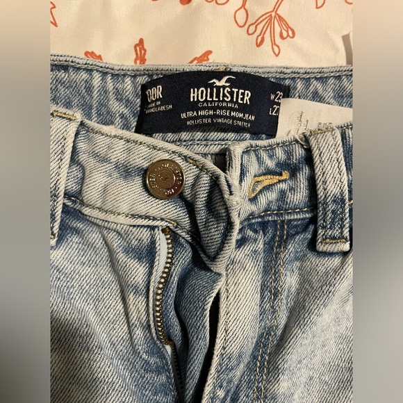 Ultra High Rise Mom Jeans 00 R - Picture 3 of 5